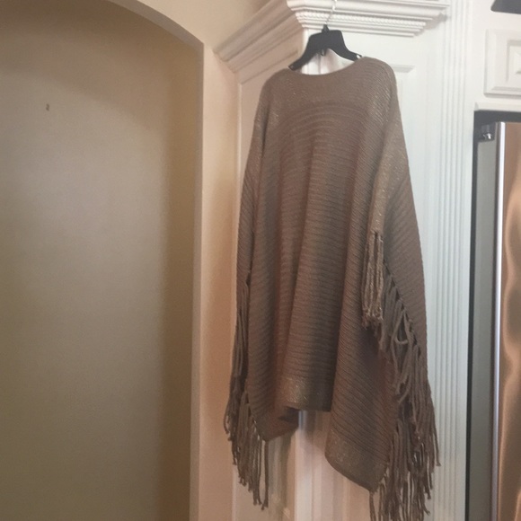 Beautiful Poncho by Multiples - Picture 2 of 7
